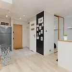 Charming In Center With Air Conditioning By Renters Apartment *