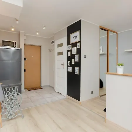 Charming In Center With Air Conditioning By Renters Daire *